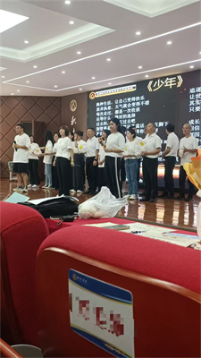 DƬ19.jpg
