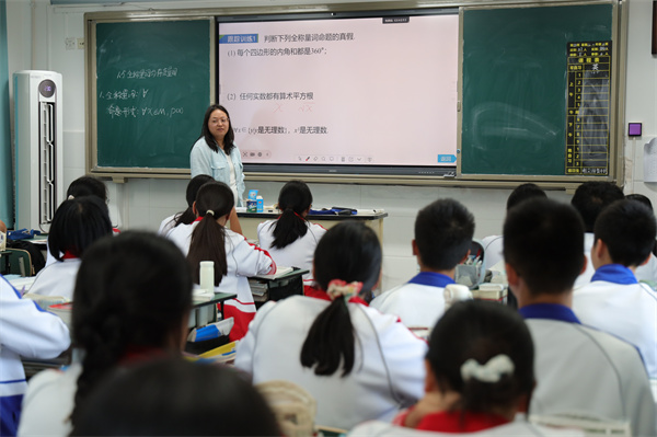 20250924青崇教育区域合作学校签订结对协议 (31).JPG