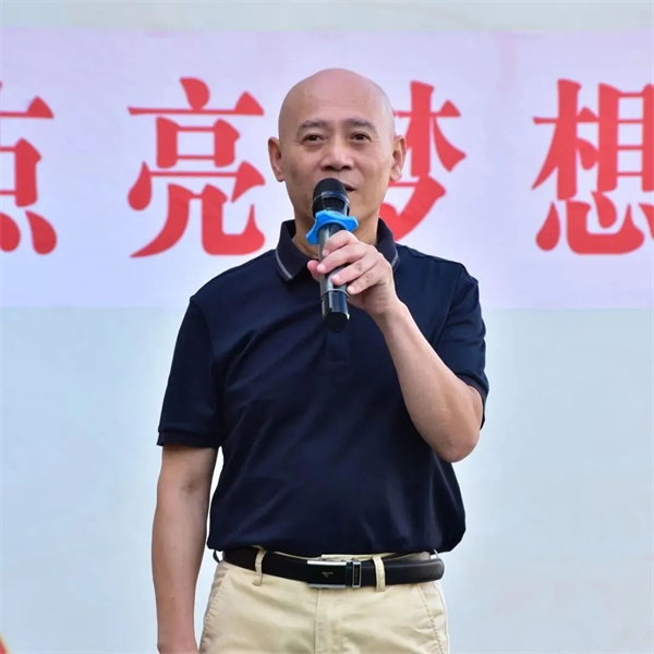 1759196794935643.jpg 荣休仪式01.jpg