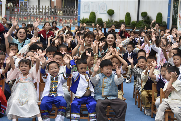 1759217762136111.jpg 国庆图1 (3).jpg