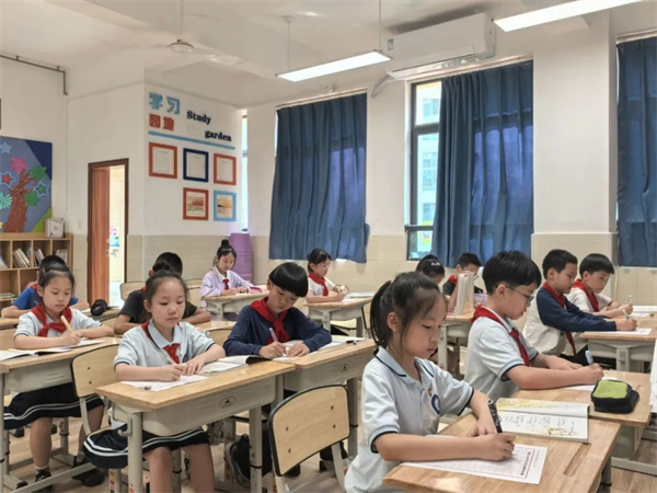 1759289703674132.jpg 20251001_002712_1153.jpg