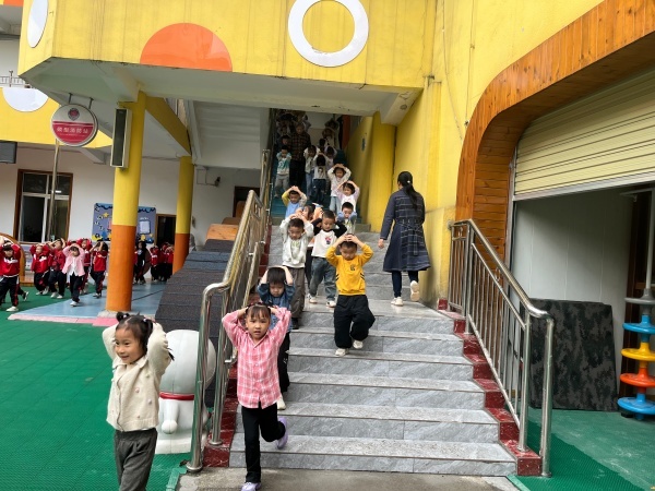 1760411489131483.jpg 防震于心,安全“童”行 (2).jpg