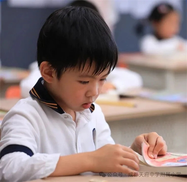 1760576253929685.jpg 20251015_235851_280.jpg