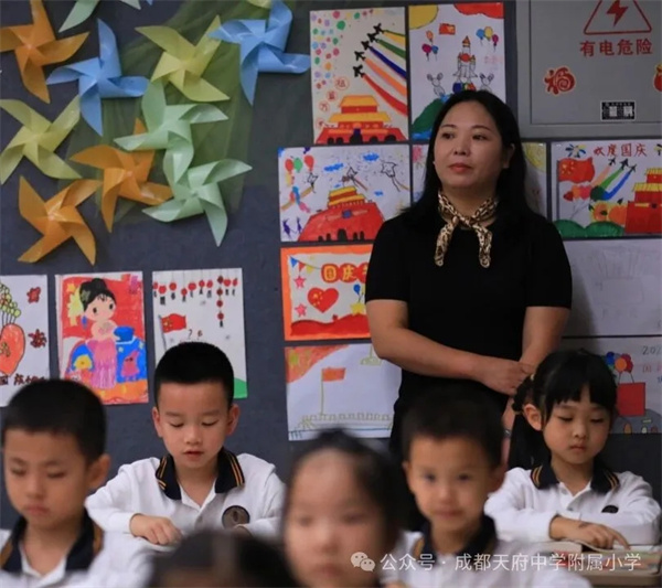 1760576279376612.jpg 20251015_235851_284.jpg