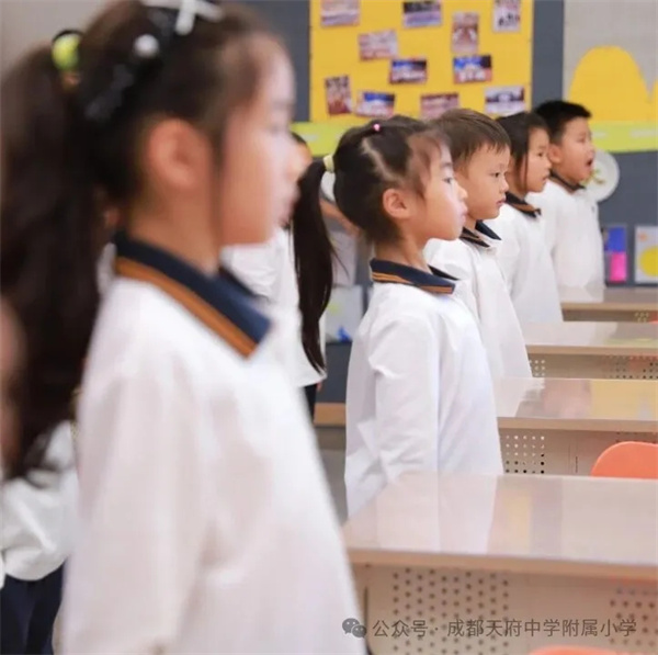 1760576282201352.jpg 20251015_235851_285.jpg