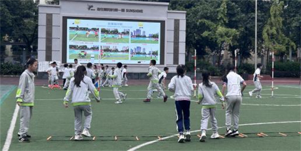 1761297966844752.jpg 东方红03.jpg