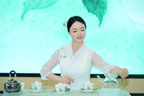 05-20251023ְڴѧԺŷʦٻշһ- (7).jpg
