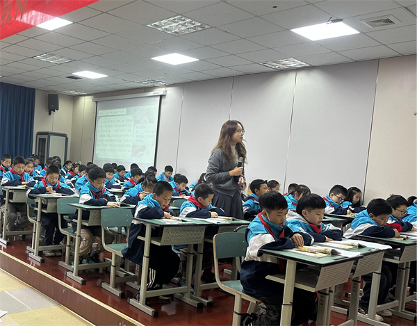 1761449895863809.jpg 陈颖 (2).jpg