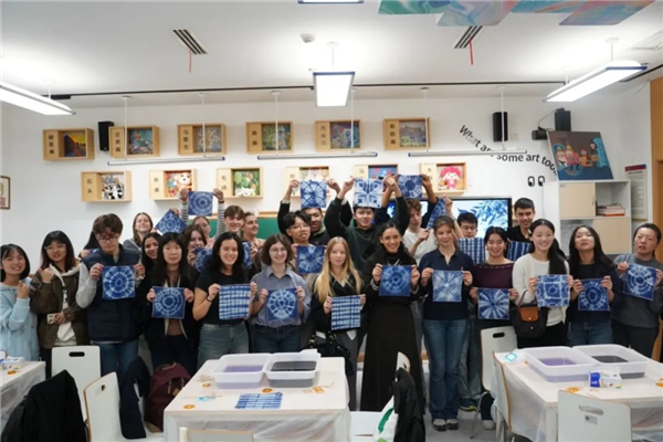 1761792841537952.jpg 20251029_233334_146.jpg