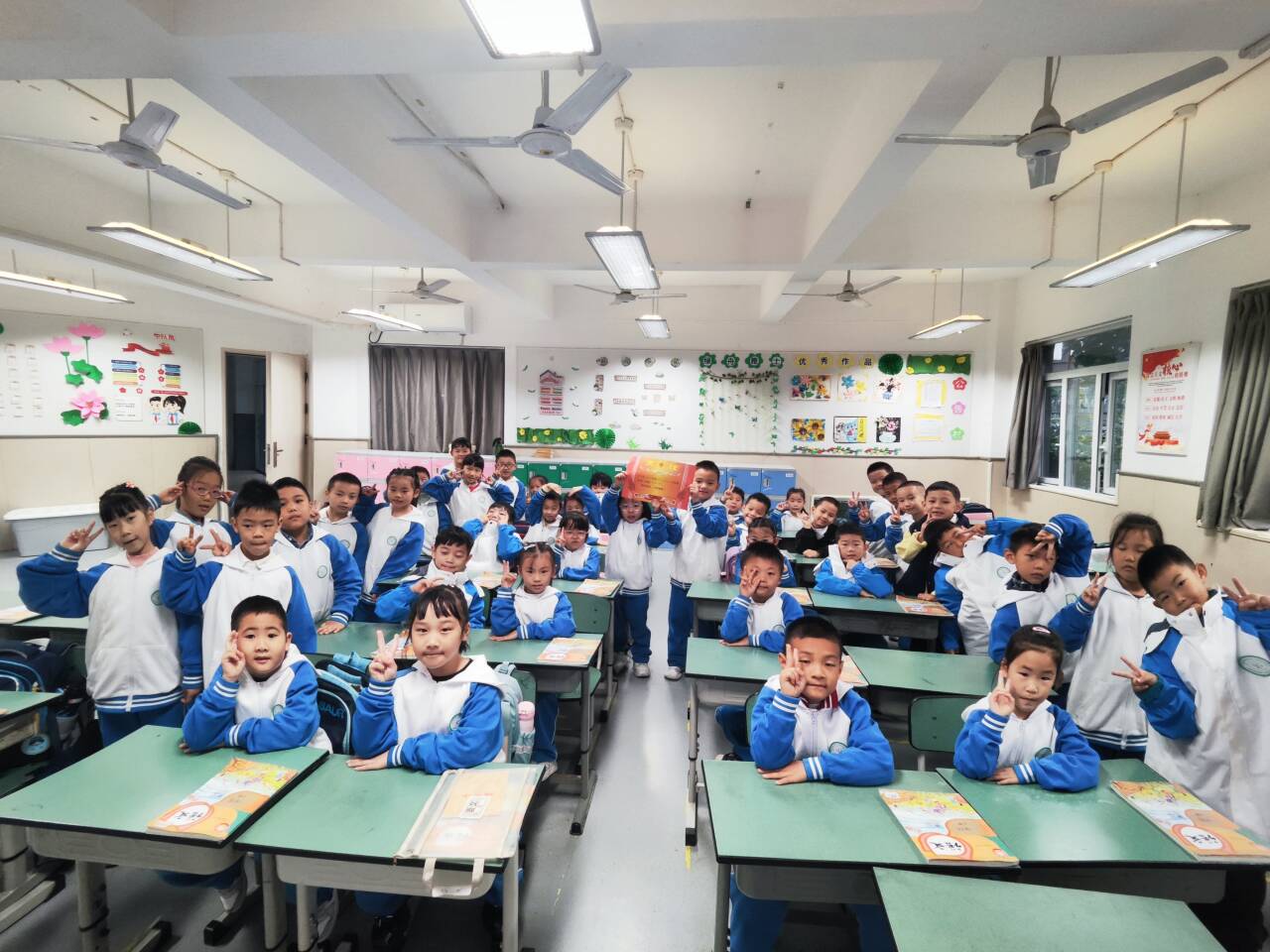 1761812298211876.png 1761812298211876.png