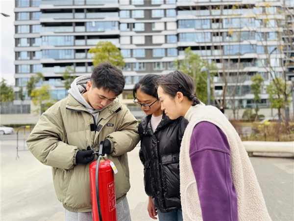 1761901773327287.jpg 20251031_155506_032.jpg