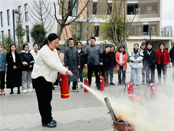 1761901785248575.jpg 20251031_155506_034.jpg