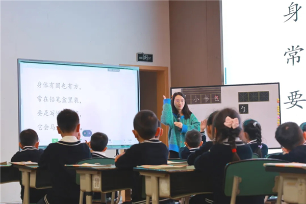 1762136255252146.jpg 20251102_204847_007.jpg