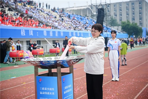 1762159195778066.jpg 20251103_000615_332.jpg