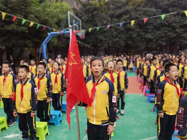 1762308471220699.jpg 唱会歌3.jpg