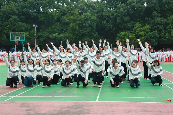 1762329675348491.jpg 5D7833F0984F128F9661AB6CD581E6C1.jpg