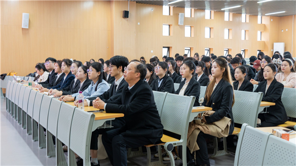 1762582524577440.jpg 听众.jpg