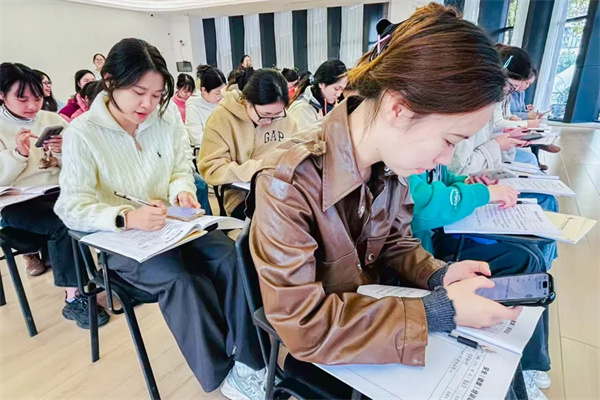 1762741338760806.jpg 20251107_232859_112.jpg