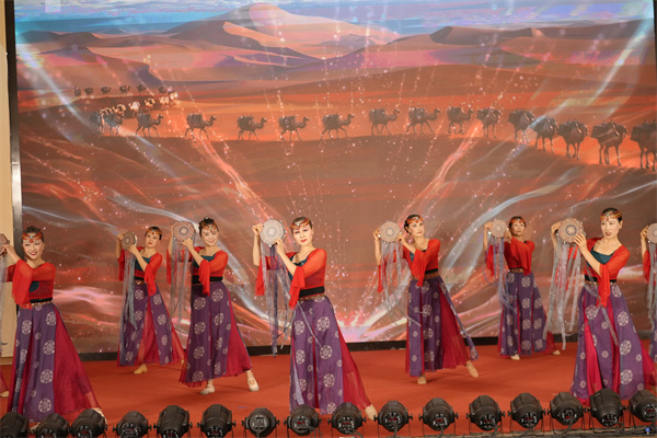 1763200038212608.jpg 8舞蹈《大漠丝扬》.jpg