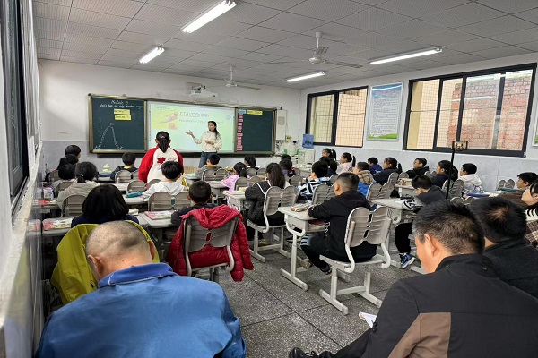 1763221766581899.jpg 卢惠敏执教.jpg