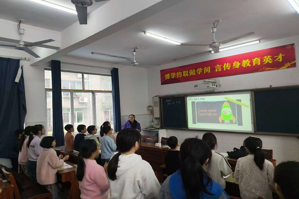 1763221777201629.jpg 陈陆执教.jpg