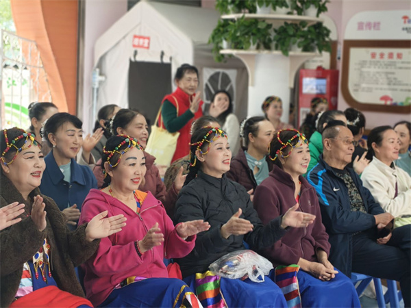 1763359090509586.jpg 五老三进活动照片 (外宣投稿) (1).jpg