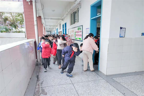 1763603254349513.jpg 20251119_231812_214.jpg