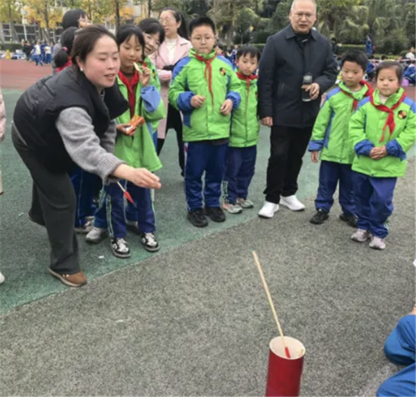 1763818426919618.png mmexport1763816747765_edit_202043400749377.png