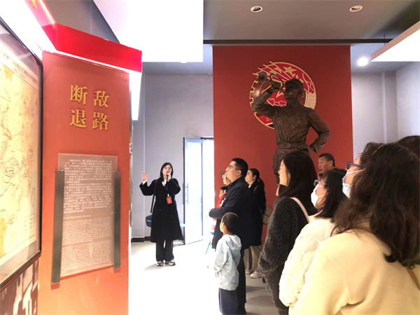 1764062526709857.jpg 4.jpg