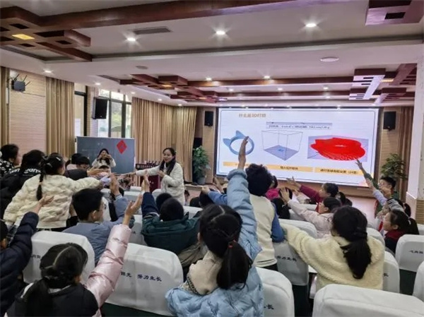 1764223890910499.jpg 20251127_001140_029.jpg