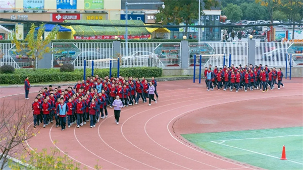 1764322826124477.jpg 20251128_173835_003.jpg