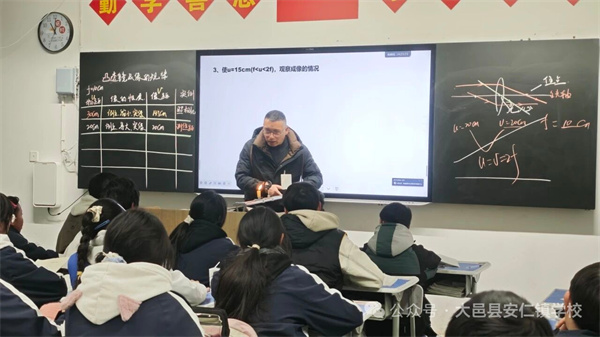 1764467772808659.jpg mmexport1764460821343.jpg