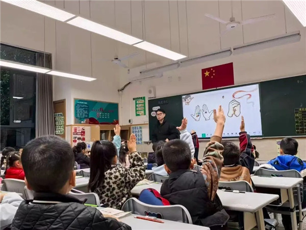 1764555288321286.jpg 20251130_212326_723.jpg