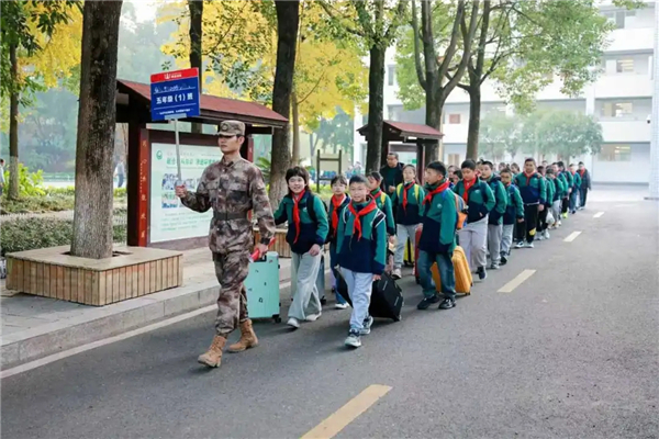 1764555414966669.jpg 20251130_190037_002.jpg