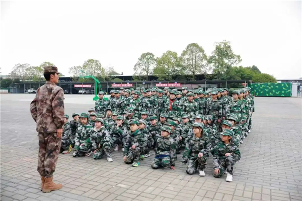 1764555746641756.jpg 20251130_190037_028.jpg