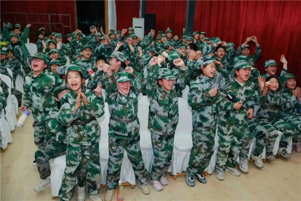 1764555768133198.jpg 20251130_190037_033.jpg