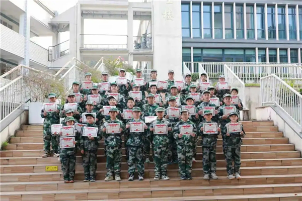 1764556020507136.jpg 20251130_190037_045.jpg