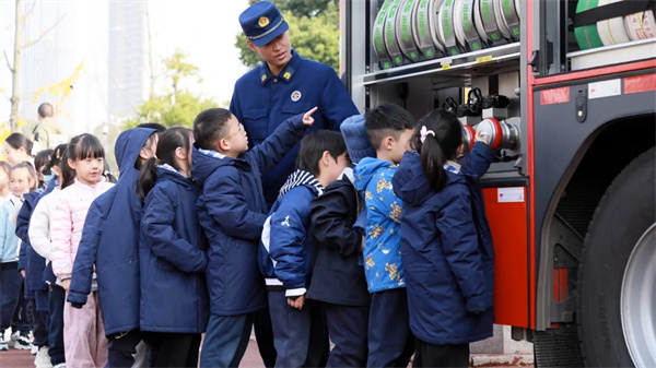 1764557847894247.jpg 20251130_184019_022.jpg