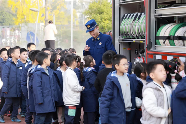 1764557859732162.jpg 20251130_184019_018.jpg