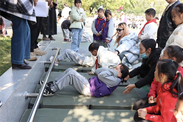 1764578694560265.jpg mmexport1764575628061.jpg