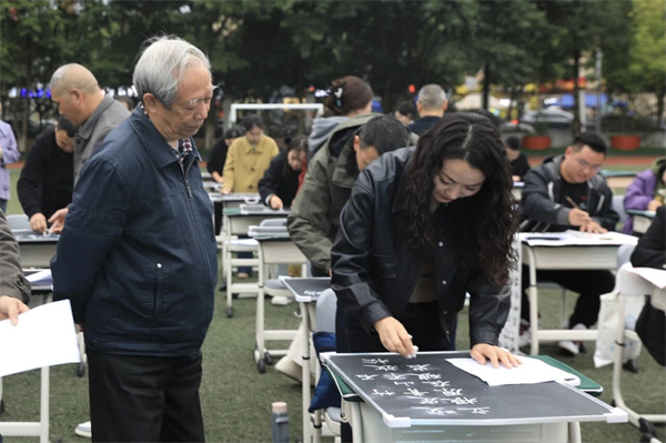 1764640445110880.jpg mmexport1764580485847.jpg