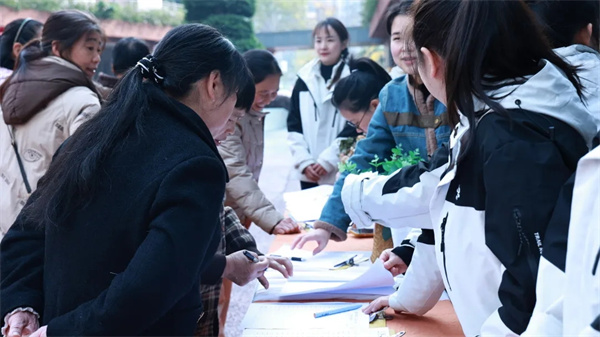 1764809228538077.jpg 20251203_225254_151.jpg