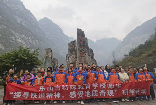 1765095305444216.png yuwen.png