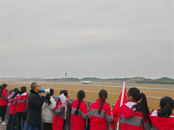 1765158732972462.jpg 20251208_001623_589.jpg