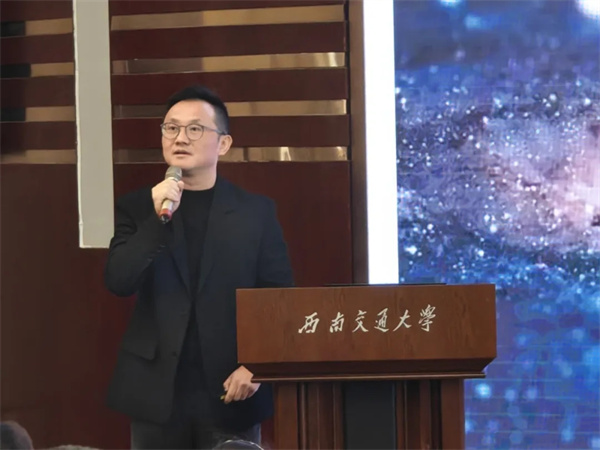 1765159230478959.jpg 20251208_001356_355.jpg