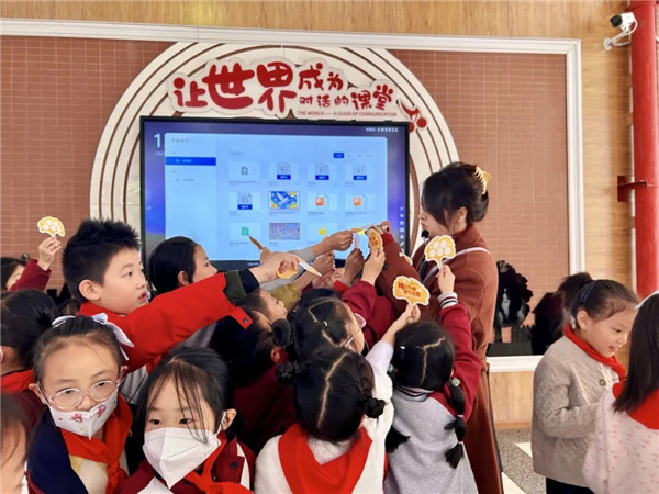 1765162523427712.jpg 20251208_001436_440.jpg