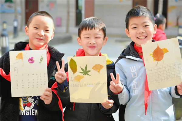 1765162597341393.jpg 20251208_001436_513.jpg