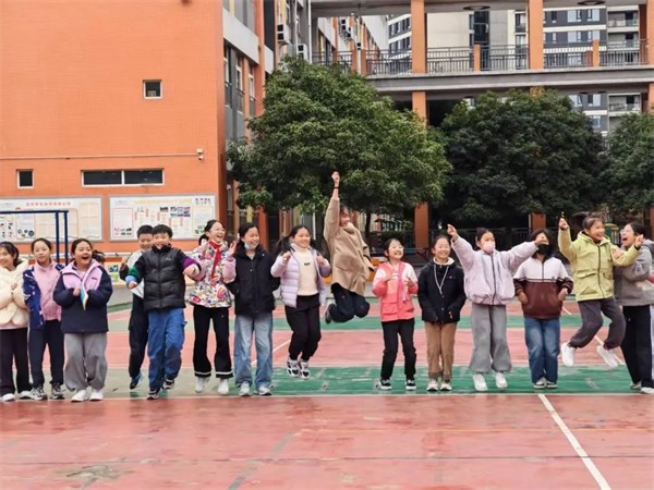 1765178708823714.jpg 20251206_021625_056.jpg