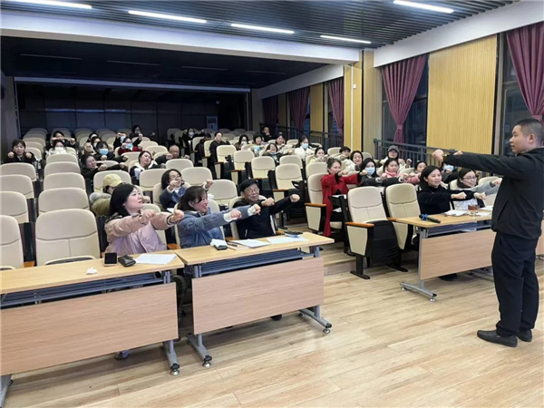 1765243385334193.jpg 20251208_224356_069.jpg