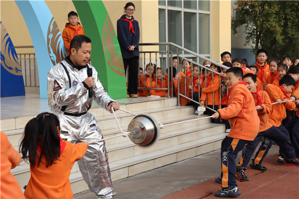 1765248462754507.jpg 01 科普进校园(1).JPG